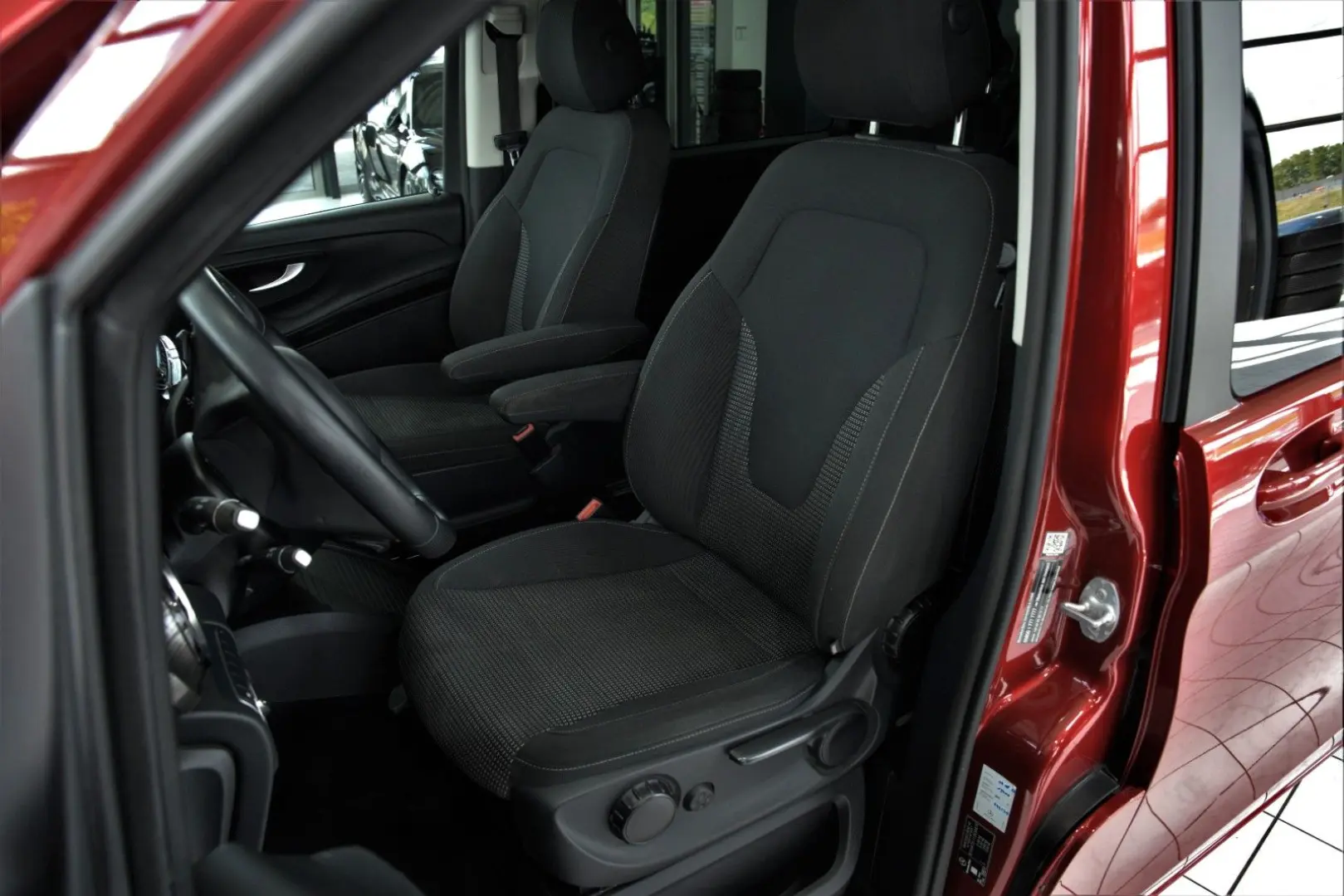 V250d EDITION kompakt*SPORT-PAKET*NAVI-PLUS*LED*