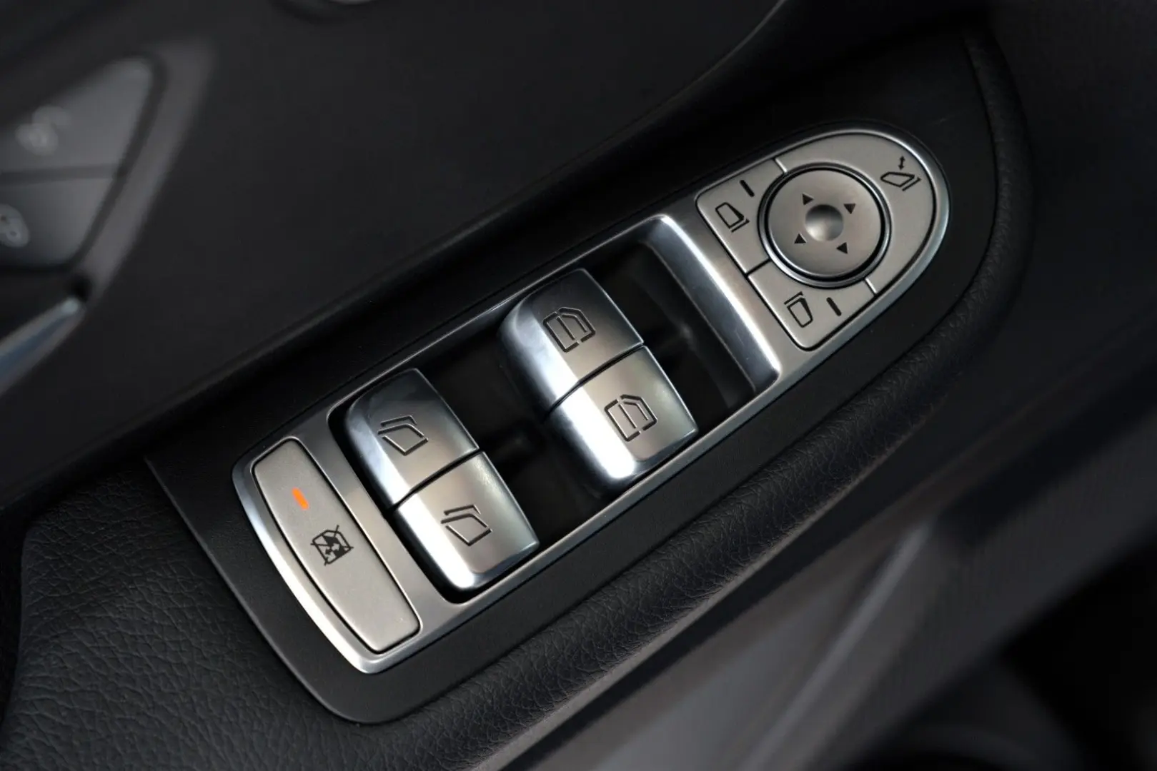 V250d EDITION kompakt*SPORT-PAKET*NAVI-PLUS*LED*