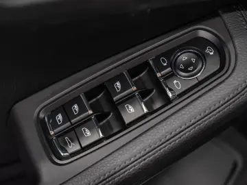 Macan S*CARBON*CHRONO*PANO*LED*21