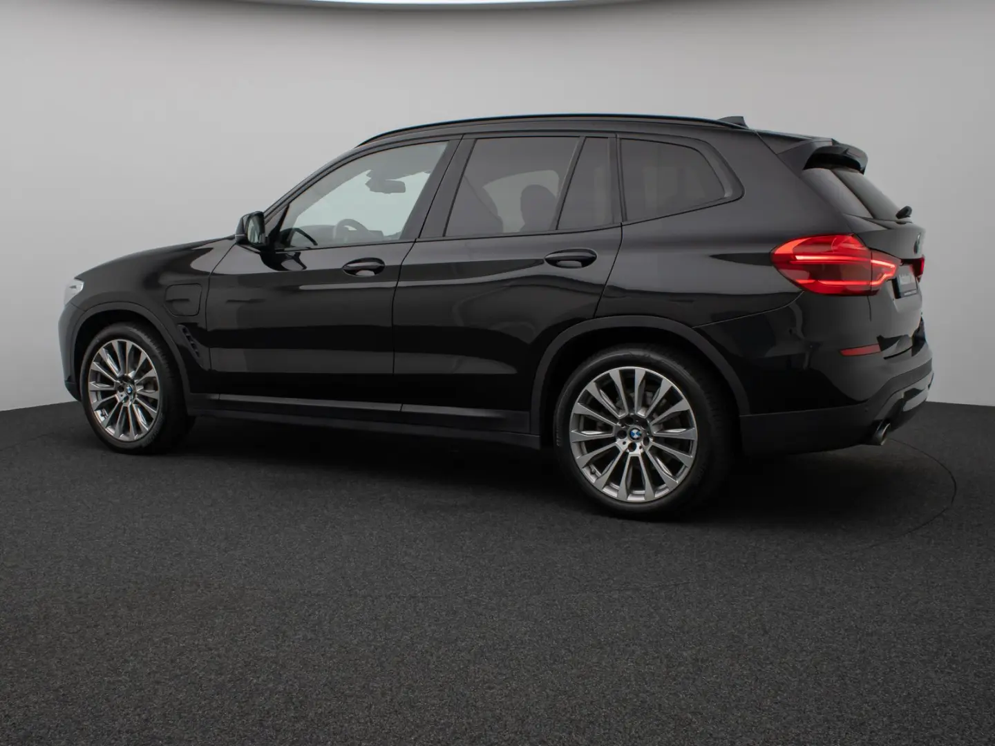 X3 xD30e Panorama HUD DAB HiFi Komfort Sport 20
