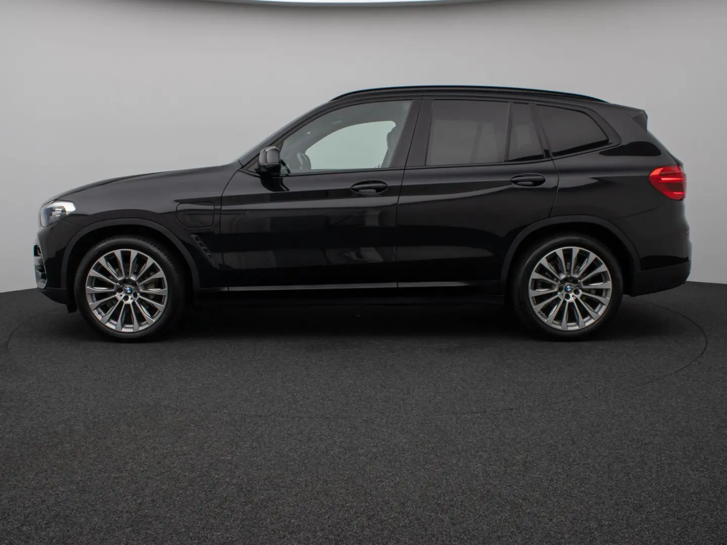 X3 xD30e Panorama HUD DAB HiFi Komfort Sport 20