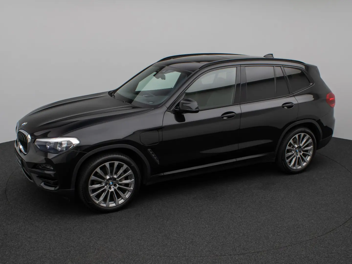 X3 xD30e Panorama HUD DAB HiFi Komfort Sport 20
