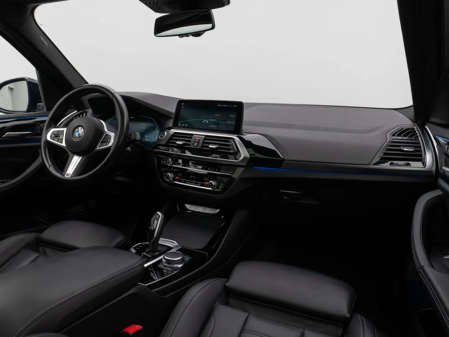 X3 xD30e Panorama HUD DAB HiFi Komfort Sport 20