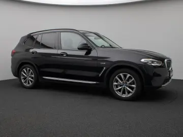 X3 xD30e Kamera HUD DAB HiFi AHK Sport 19Zoll