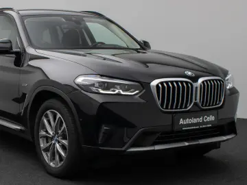 X3 xD30e Kamera HUD DAB HiFi AHK Sport 19Zoll