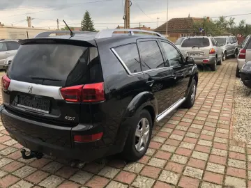 Peugeot 4007