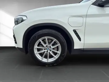 X3 xDrive30e Advantage Sportsitze NavPro Headup