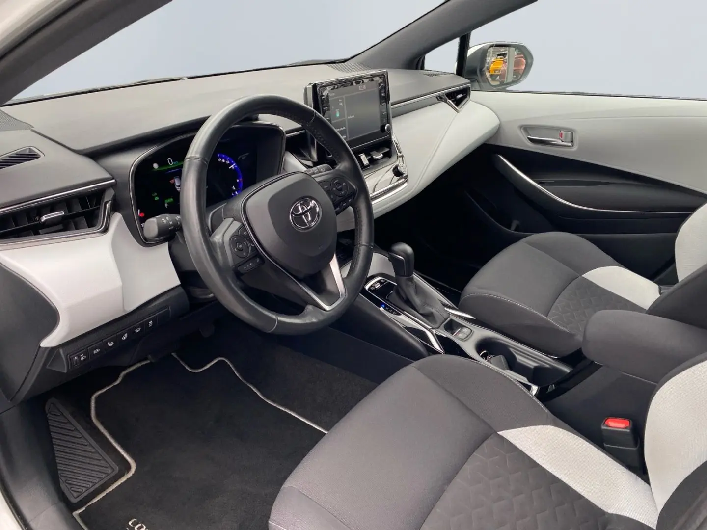 Corolla 2.0 Hybrid TS Team D  LED CarPlay CAM