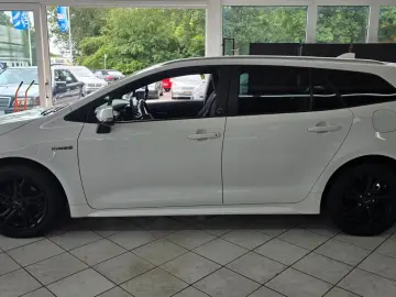 Corolla Touring Team D HYBRID TOP AUSSTATTUNG