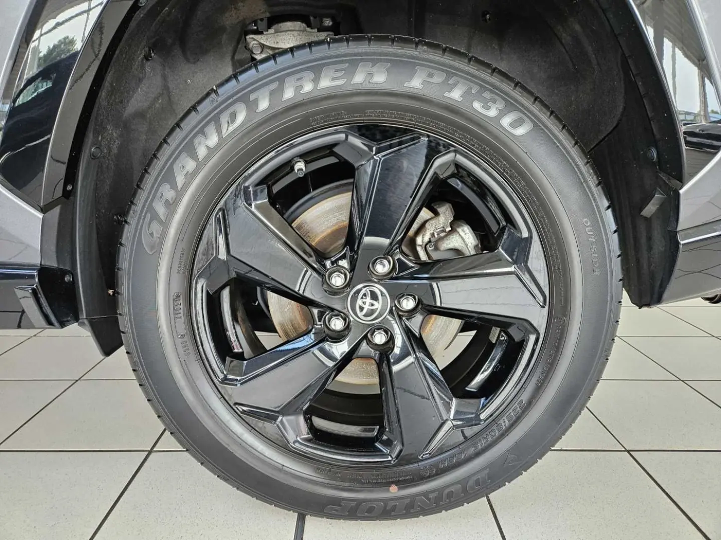 RAV4 2.5 Hybrid Style AHK Teilleder 18 Zoll LM-F