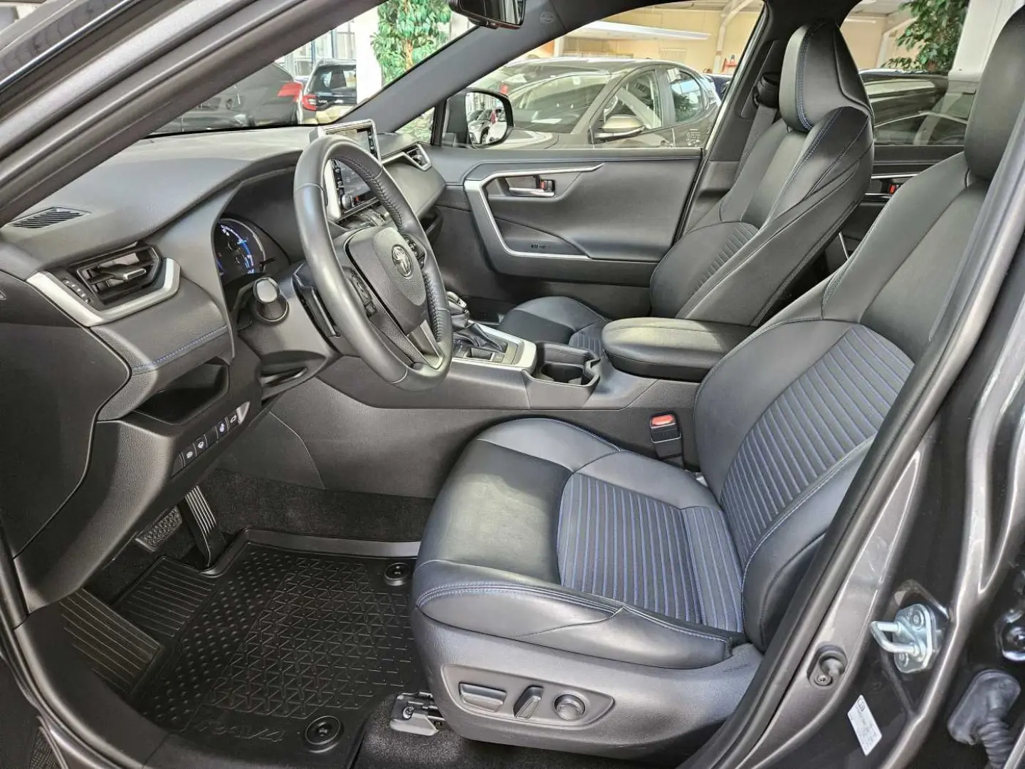 RAV4 2.5 Hybrid Style AHK Teilleder 18 Zoll LM-F