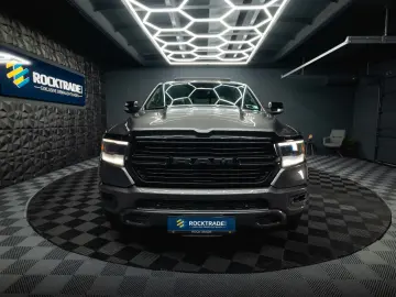 RAM 5.7 V8 HEMI 4x4 NIGHT LARAMIE *Pano*22 Zoll*