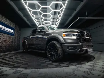 RAM 5.7 V8 HEMI 4x4 NIGHT LARAMIE *Pano*22 Zoll*