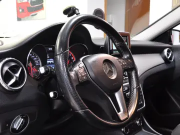 2014 Mercedes Benz GLA 200 cdi Automat LED Xenon Camera