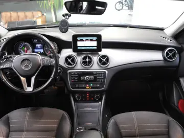 2014 Mercedes Benz GLA 200 cdi Automat LED Xenon Camera