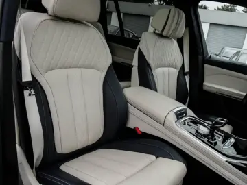 X7 xDrive40i