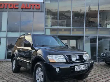 Mitsubishi Grand Pajero