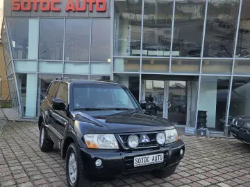 Mitsubishi Grand Pajero