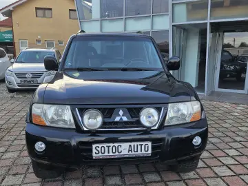 Mitsubishi Grand Pajero
