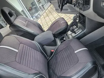 Mitsubishi Grand Pajero