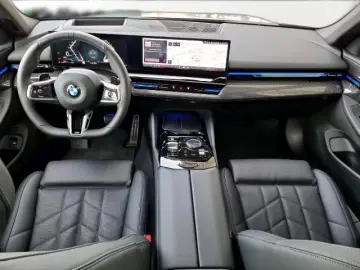 BMW 520 i Limo M-Sport AHK Pano 360