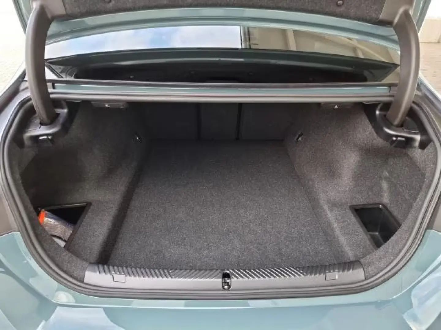 BMW 520 i Limo M-Sport AHK Pano 360