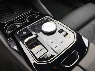 BMW 530 e xDrive M SPORT ICONIC GLOW KA