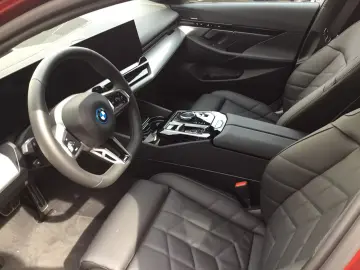 BMW 530 e xDrive M SPORT ICONIC GLOW KA