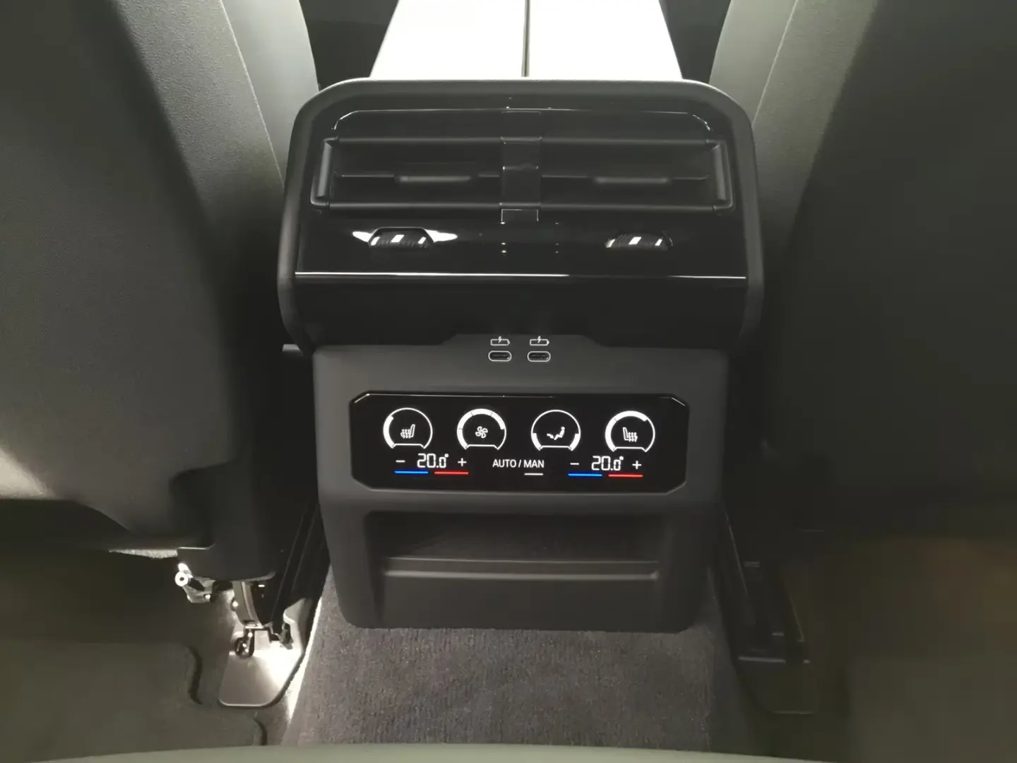 BMW 530 e xDrive M SPORT ICONIC GLOW KA