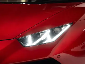 Huracán EVO LIFT-SYSTEM ABGAS-AKRAPOVIC KAMERA