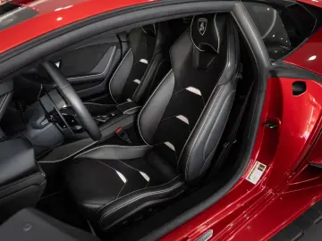 Huracán EVO LIFT-SYSTEM ABGAS-AKRAPOVIC KAMERA