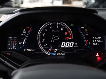 Huracán EVO LIFT-SYSTEM ABGAS-AKRAPOVIC KAMERA