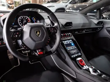 Huracán EVO LIFT-SYSTEM ABGAS-AKRAPOVIC KAMERA
