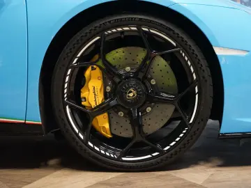 Huracán EVO ADPERSONAM LIFT SENSONUM 274.050€NET