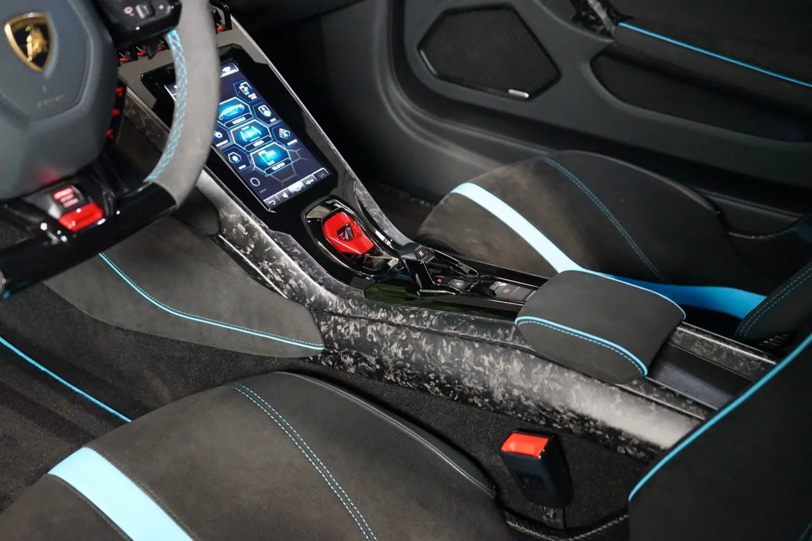 Huracán EVO ADPERSONAM LIFT SENSONUM 274.050€NET