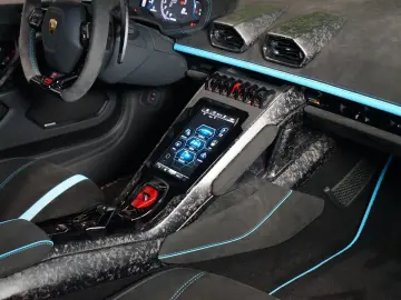 Huracán EVO ADPERSONAM LIFT SENSONUM 274.050€NET