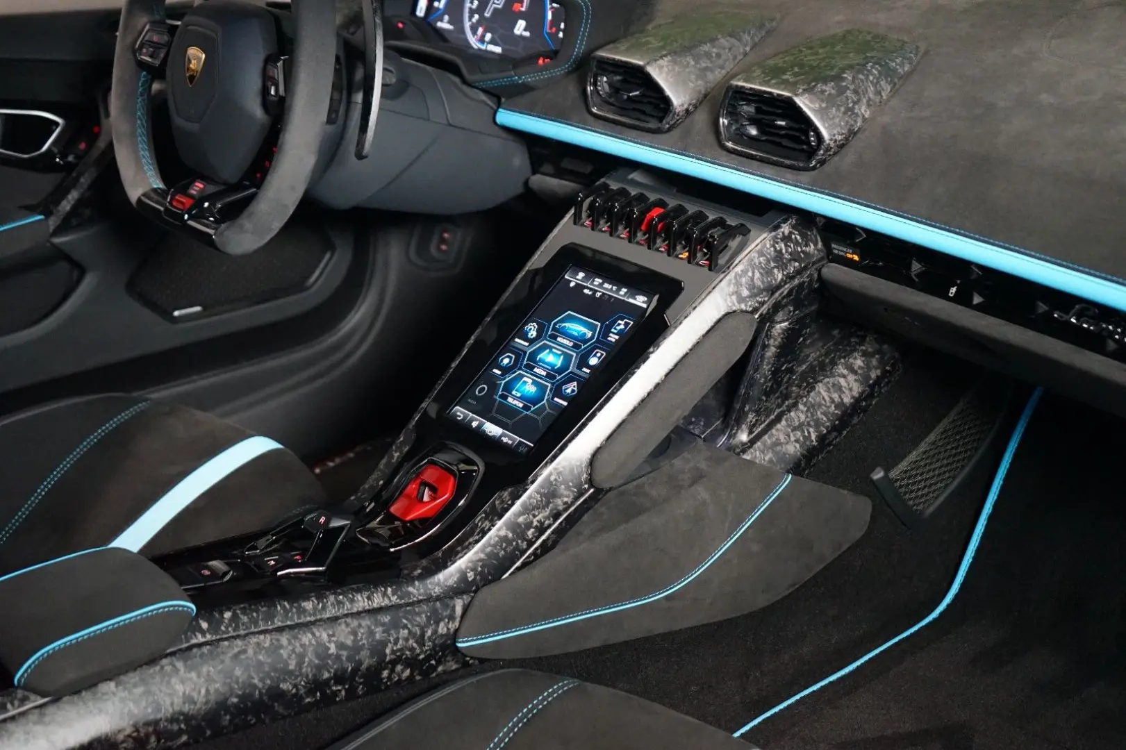 Huracán EVO ADPERSONAM LIFT SENSONUM 274.050€NET