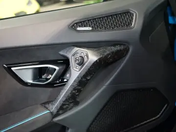Huracán EVO ADPERSONAM LIFT SENSONUM 274.050€NET