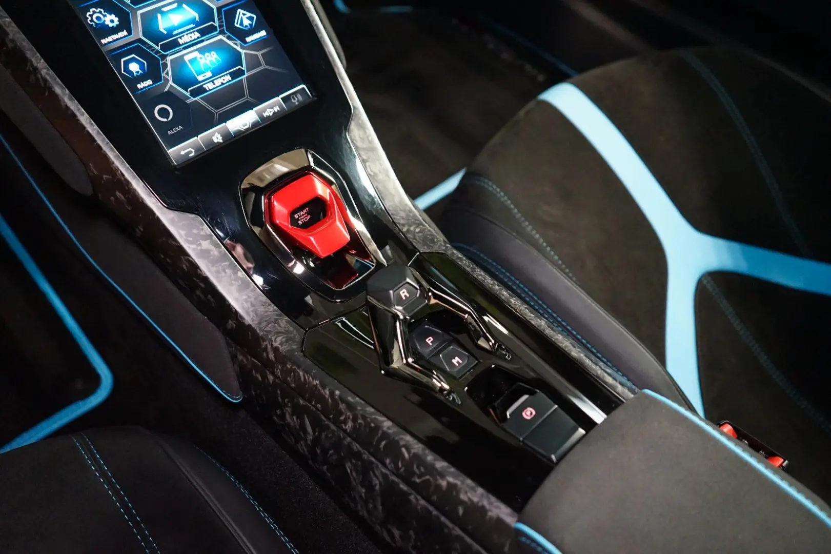 Huracán EVO ADPERSONAM LIFT SENSONUM 274.050€NET