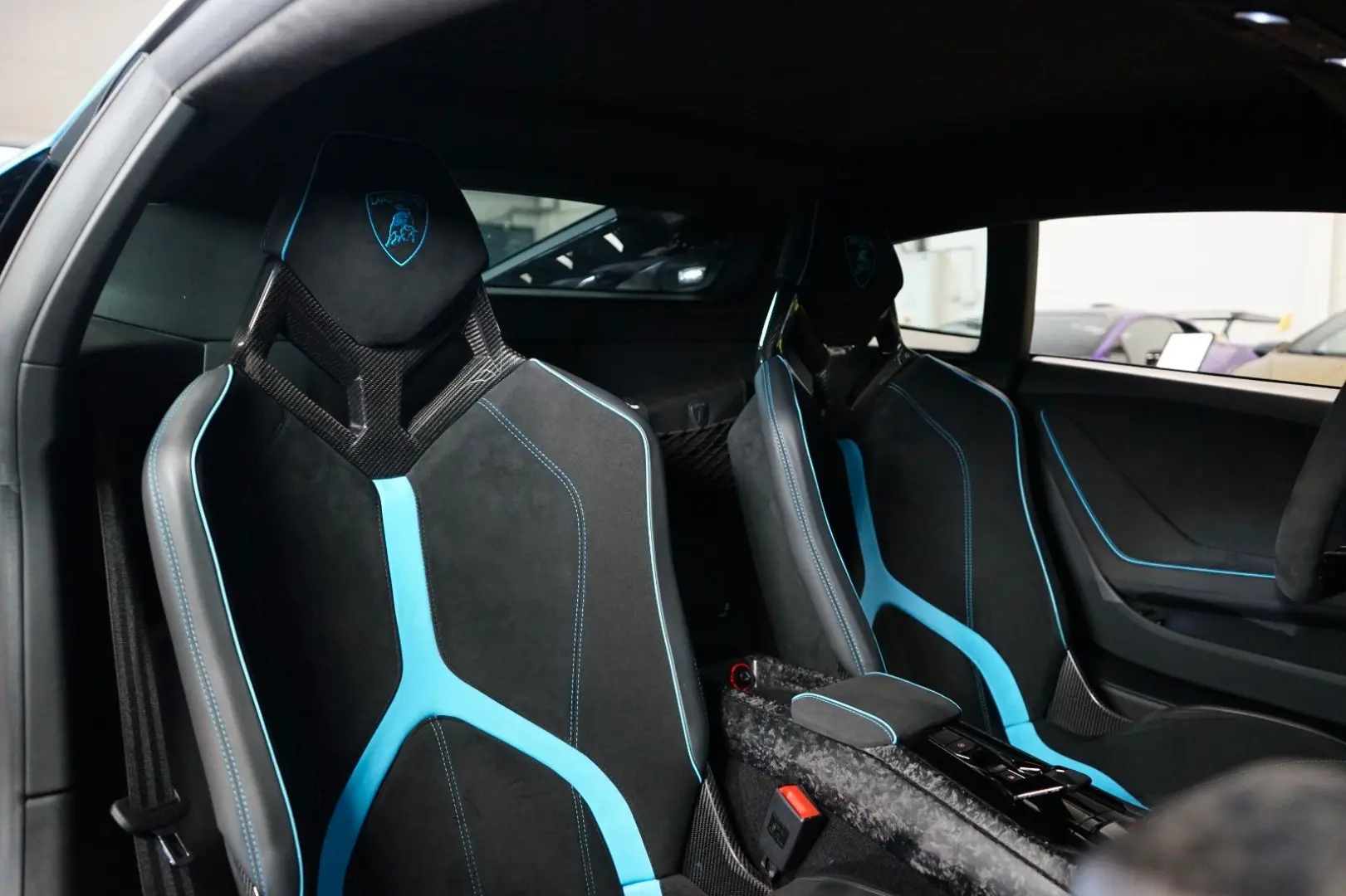 Huracán EVO ADPERSONAM LIFT SENSONUM 274.050€NET
