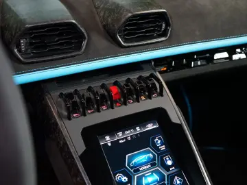 Huracán EVO ADPERSONAM LIFT SENSONUM 274.050€NET