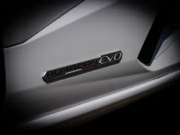 Huracán EVO Spyder Bianco Monocerus  Sensonum