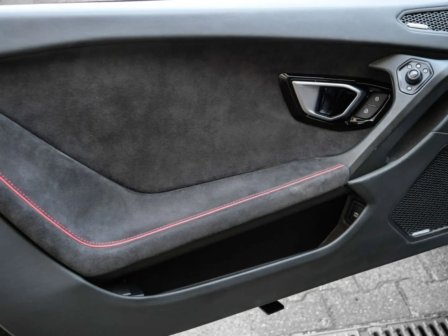 Huracán EVO Spyder Nero Helene  Lifting System