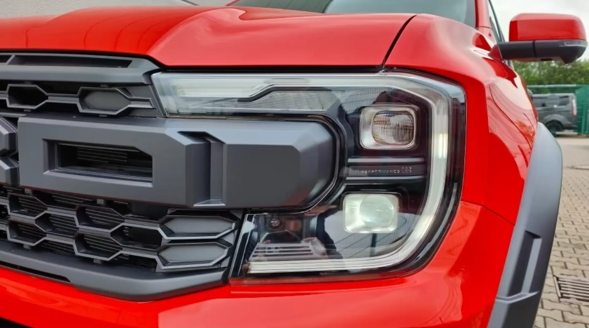 Ford Raptor Ranger Standheizung AHK el. Rollo