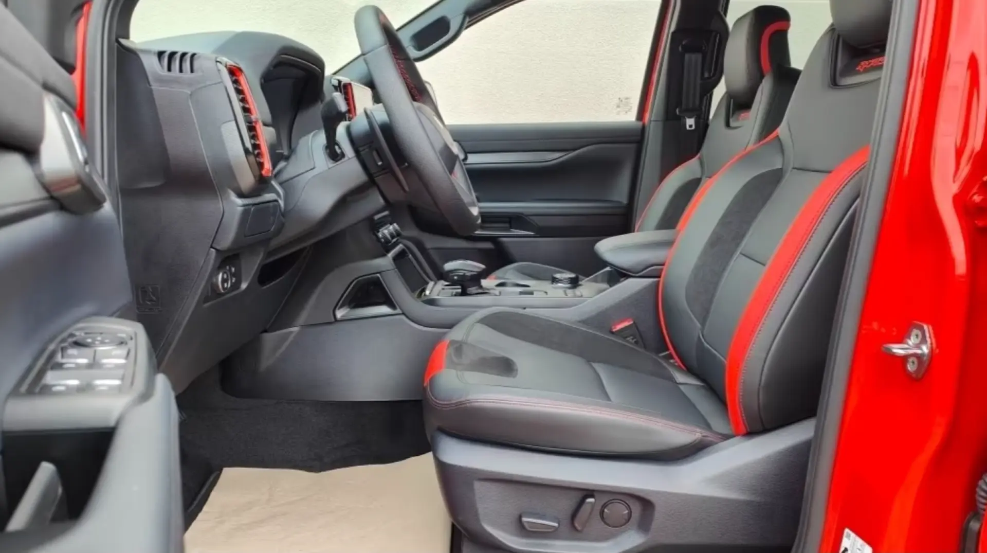 Ford Raptor Ranger Standheizung AHK el. Rollo