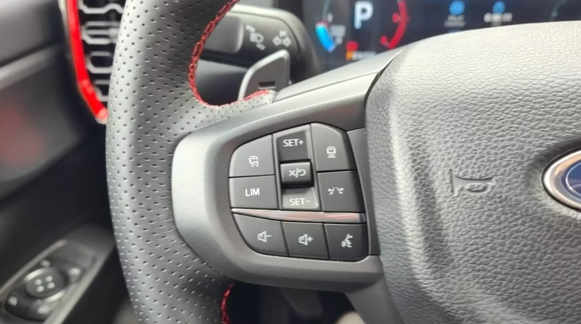 Ford Raptor Ranger Standheizung AHK el. Rollo