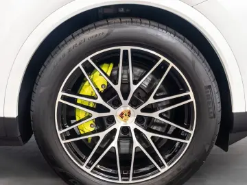 Porsche Cayenne E-Hybrid el. AHK InnoDrive Luft BOSE