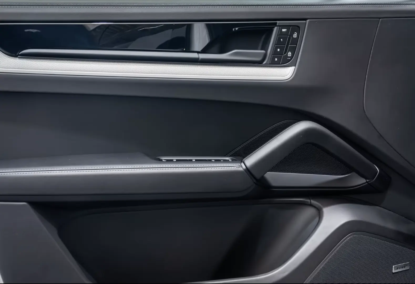 Porsche Cayenne E-Hybrid el. AHK InnoDrive Luft BOSE