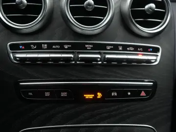 GLC 300 e 4Matic 9G-Tronic Navi Leder Temp Kamer