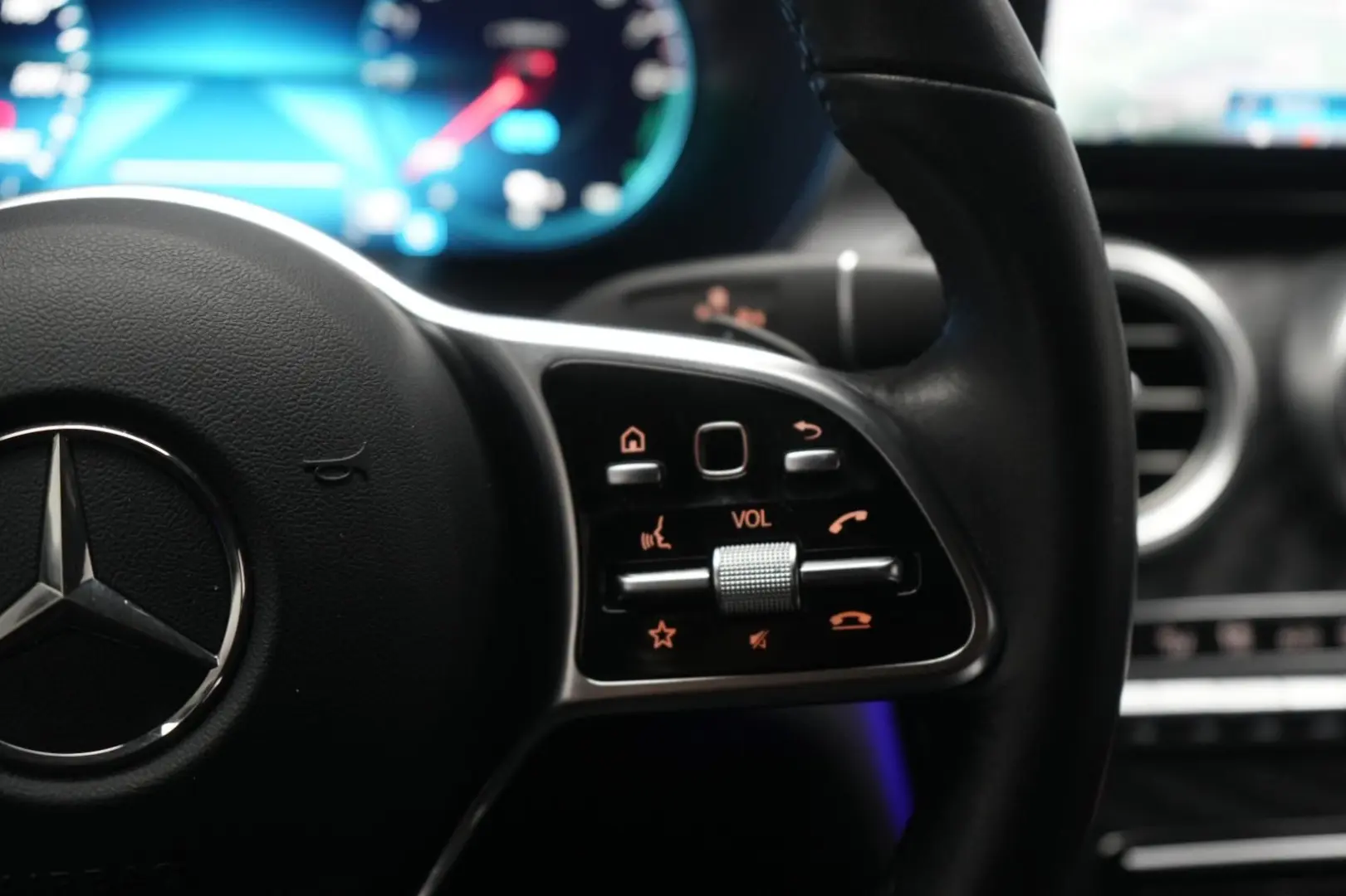 GLC 300 e 4Matic 9G-Tronic Navi Leder Temp Kamer